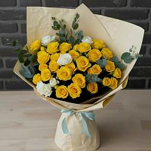 Букет цветов из:  Розы в Красный путь