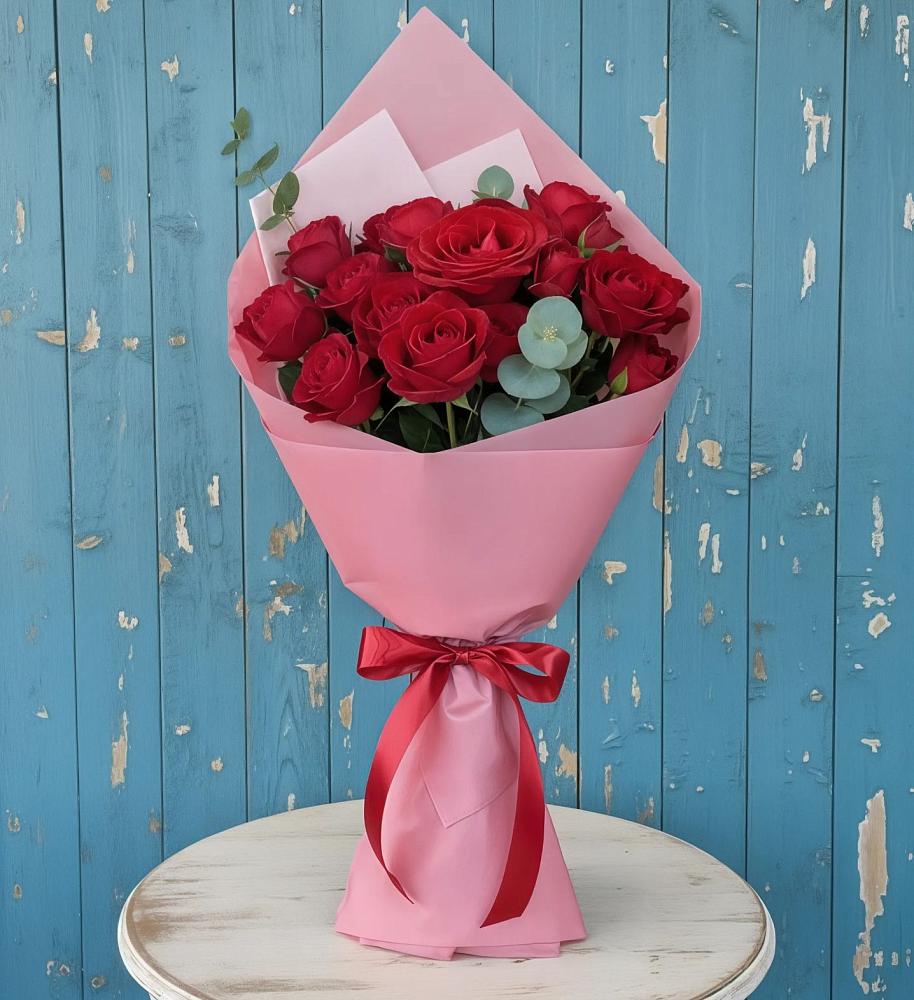 Букет цветов из: Розы в Красный путь