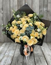 Букет цветов из:  Розы и Лизиантусы в Красный путь