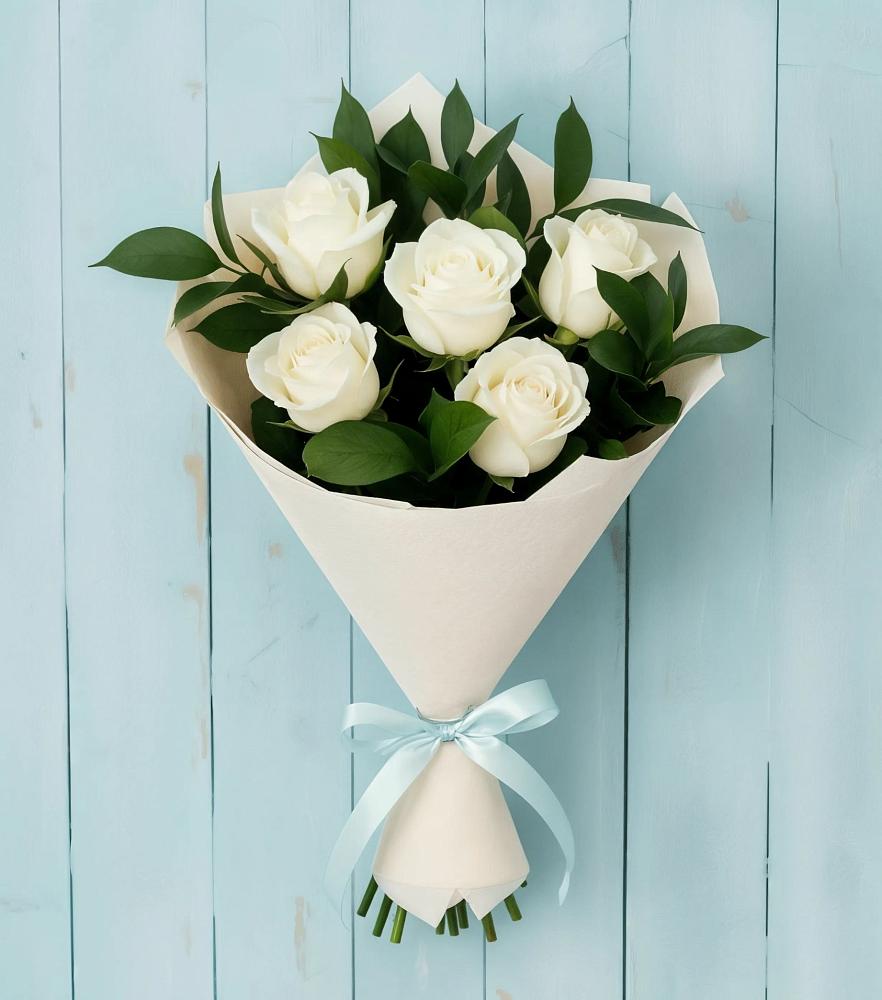 Букет цветов из: Розы в Красный путь