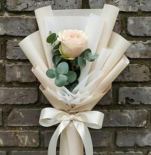 Букет цветов из:  Розы в Красный путь
