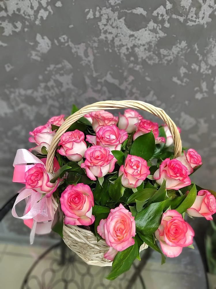 Цветочная композиция из Розы в корзине в Красный путь