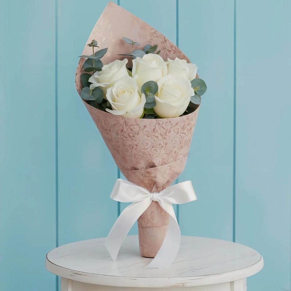 Букет цветов из: Розы в Красный путь