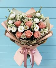 Букет цветов из:  Розы, Альстромерии и Лизиантусы в Красный путь