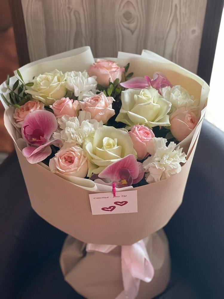 Букет цветов из: Орхидеи, Розы и Гвоздики в Красный путь