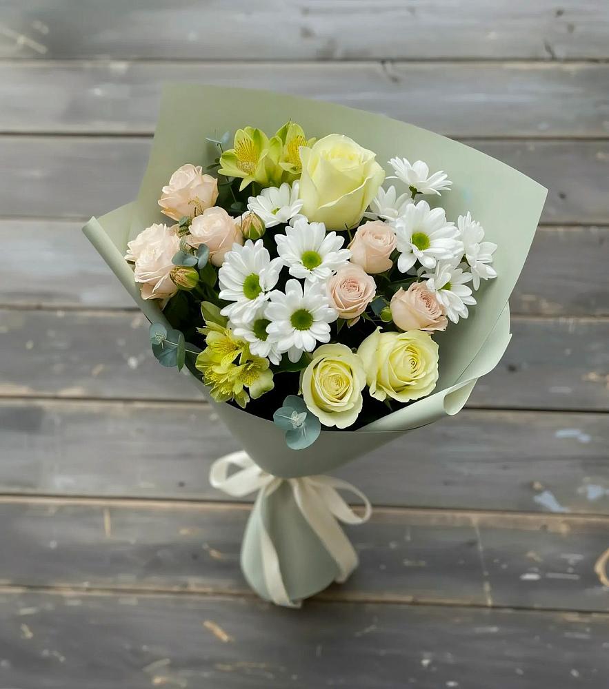 Букет цветов из: Альстромерии, Розы и Хризантемы в Красный путь