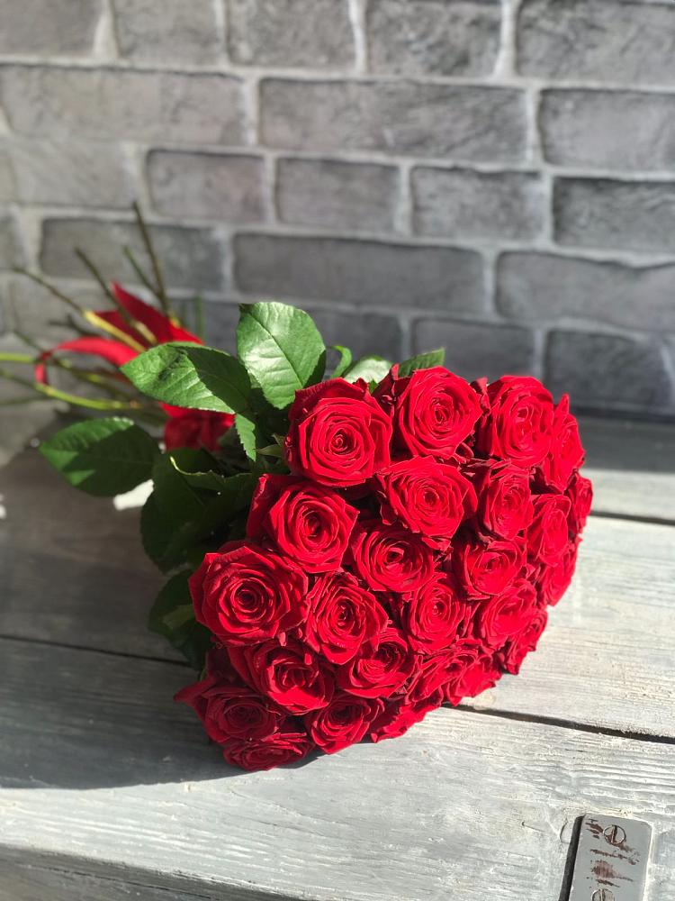 Букет Красные розы Фридом в Красный путь