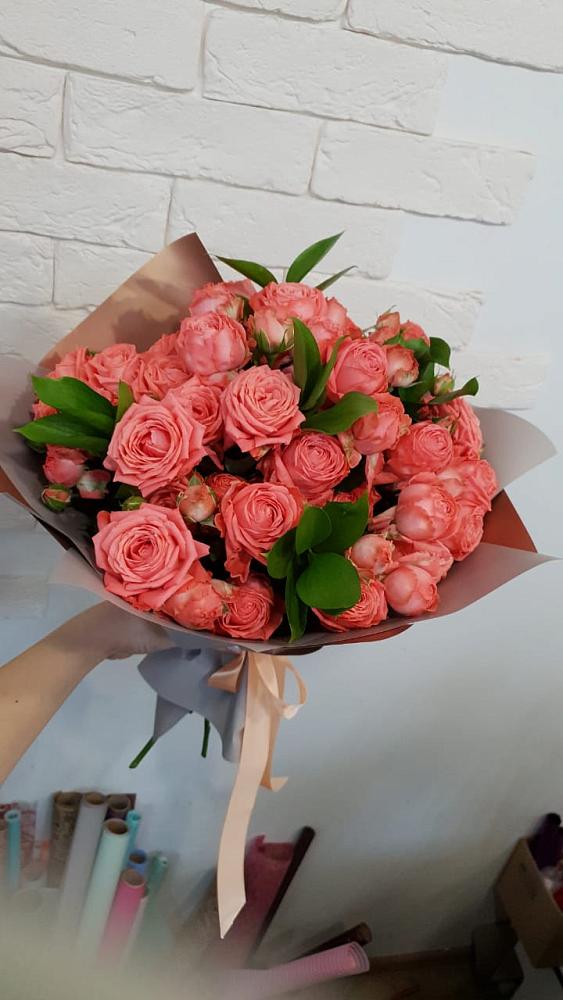 Букет цветов из: Розы в Красный путь