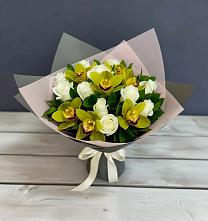 Букет цветов из:  Орхидеи и Розы в Красный путь