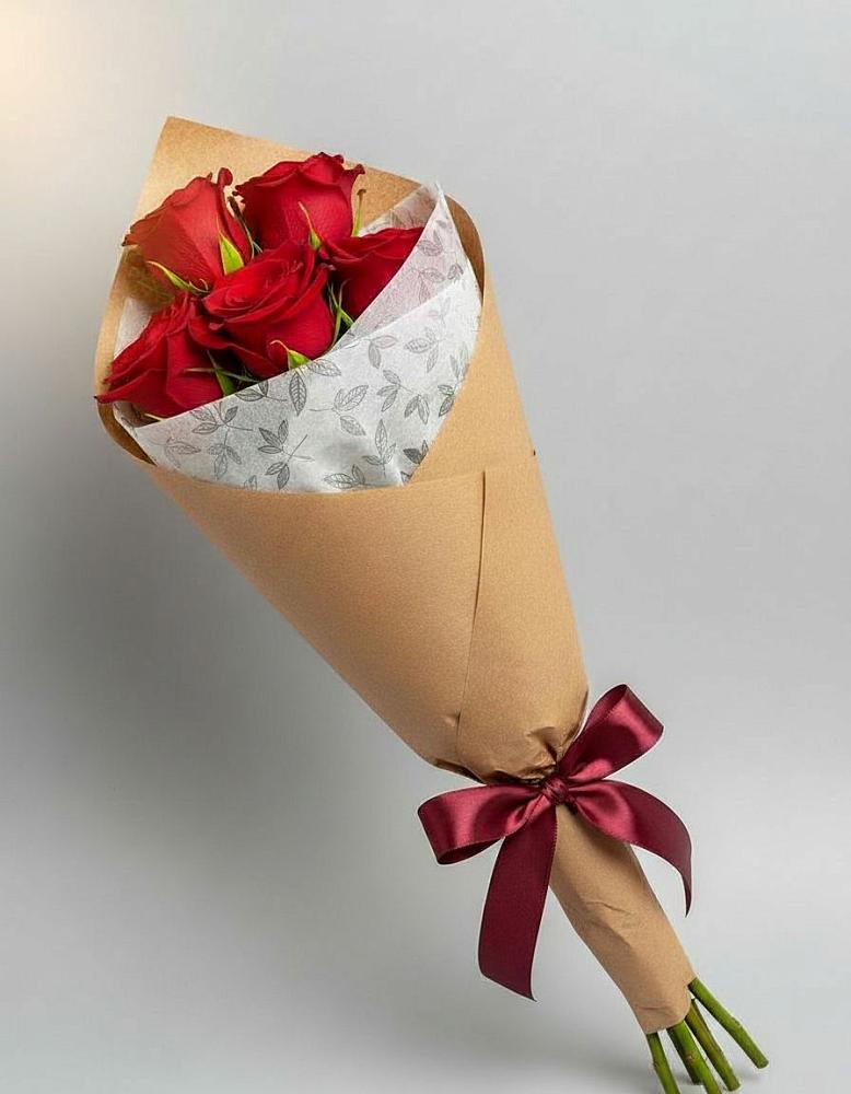 Букет цветов из: Розы в Красный путь
