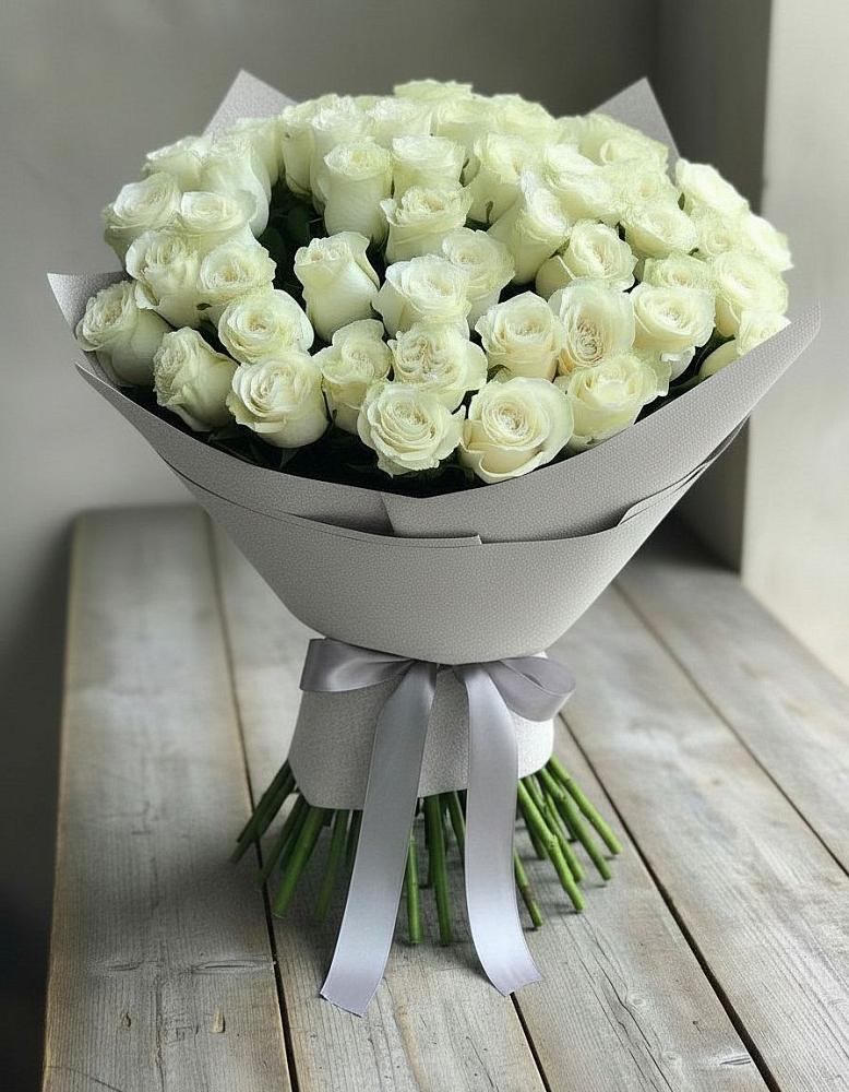 Букет 35 Белых роз в Красный путь