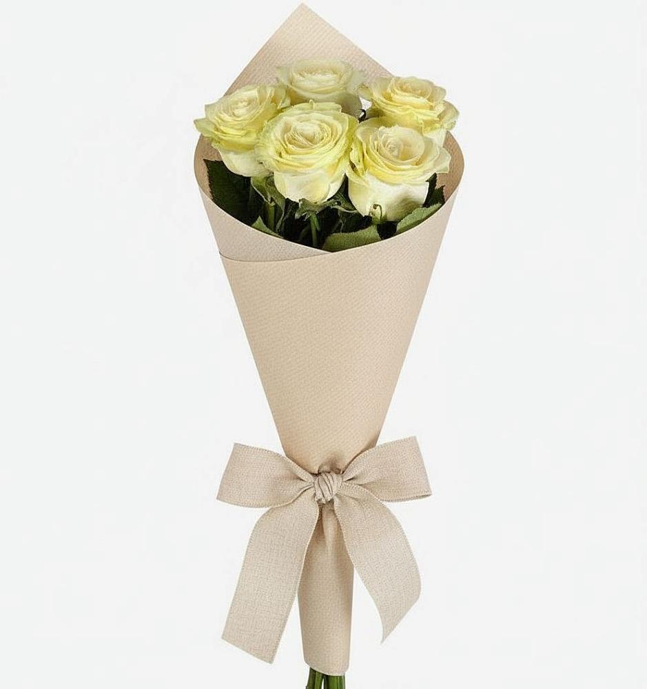 Букет цветов из: Розы в Красный путь