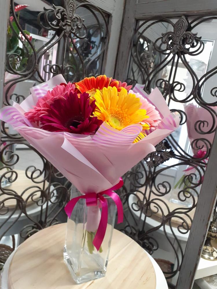 Букет цветов из: Герберы в Красный путь