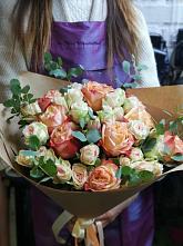 Букет цветов из:  Альстромерии и Розы #REPLACE_PRED# Красный путь
