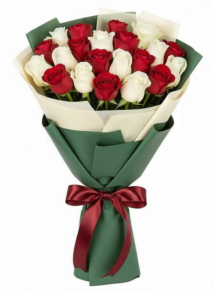 Букет Микс из красных и белых роз в Красный путь