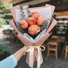 Букет цветов из:  Розы в Красный путь