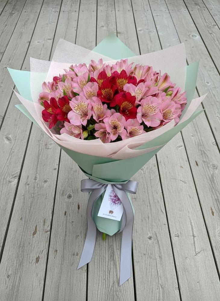 Букет цветов из: Альстромерии в Красный путь