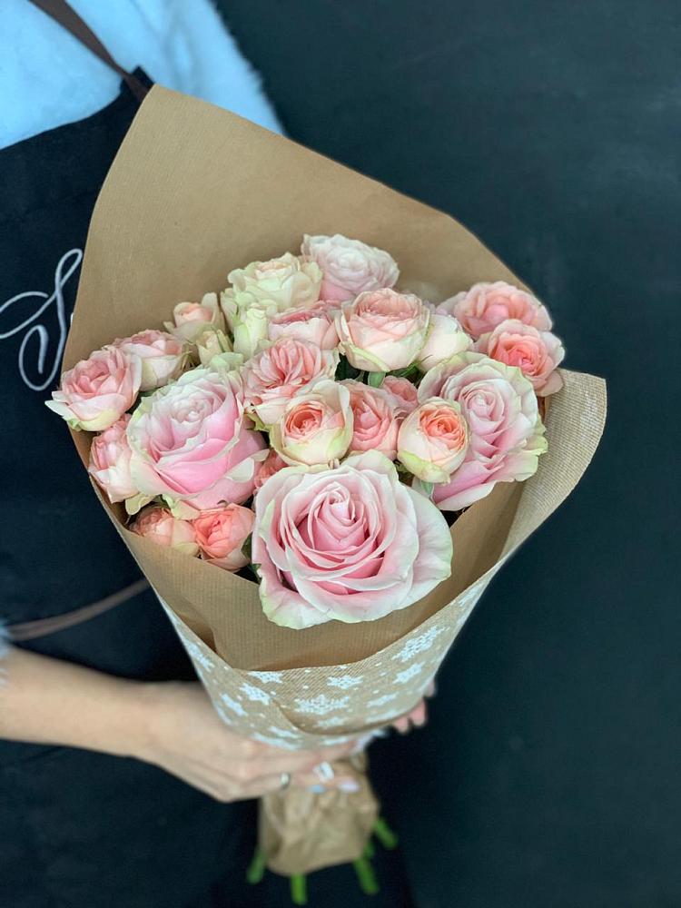 Букет цветов из: Хризантемы и Розы в Красный путь