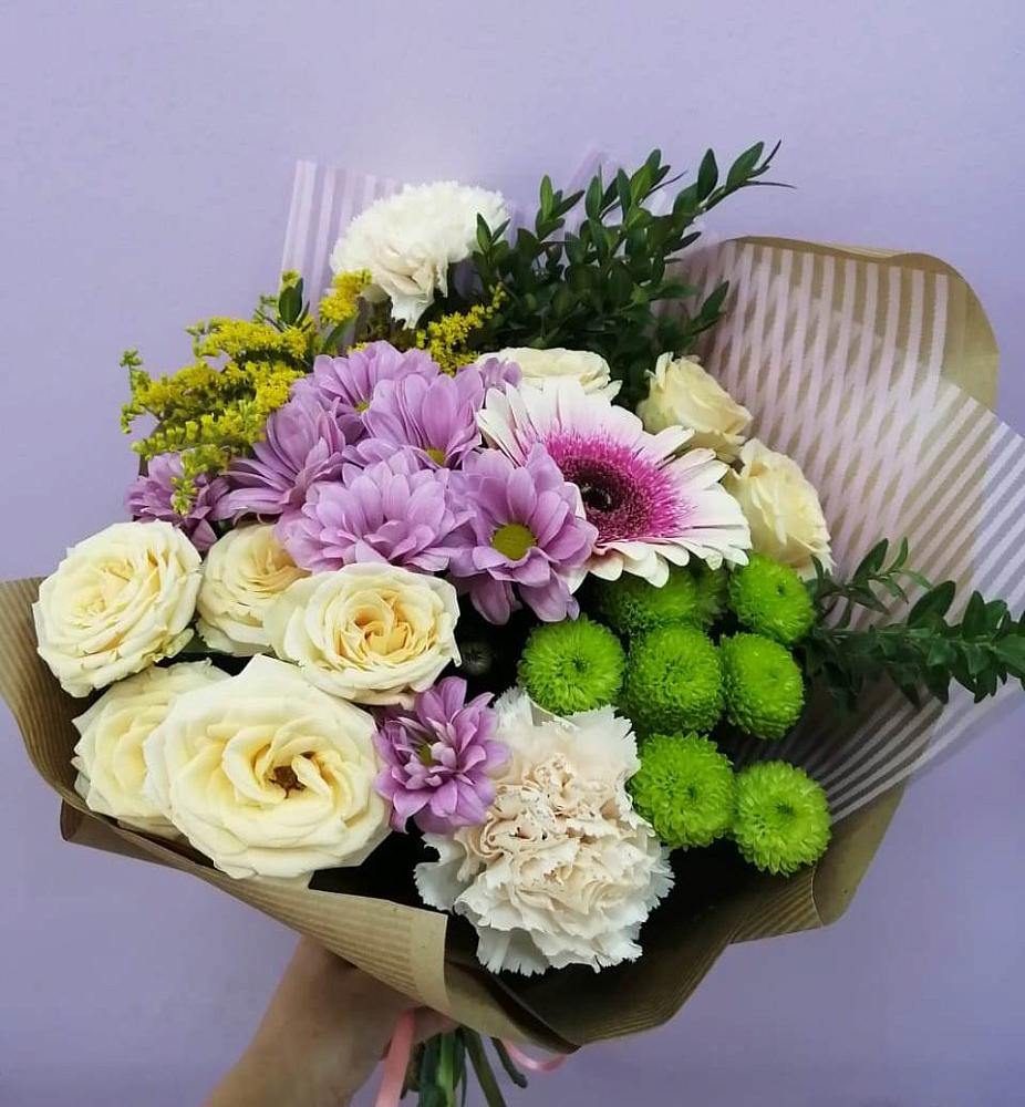 Букет цветов из: Хризантемы, Розы, Гвоздики и Герберы в Красный путь