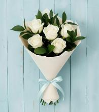 Букет цветов из:  Розы в Красный путь