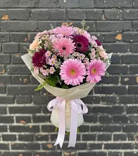 Букет цветов из:  Герберы и Хризантемы в Красный путь
