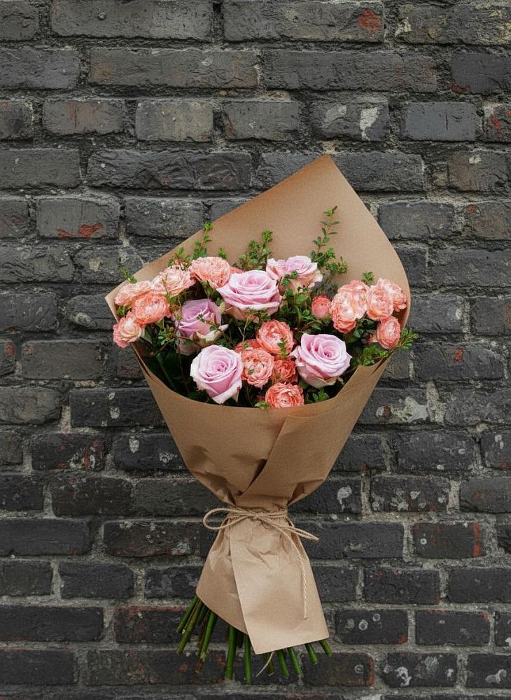 Букет цветов из: Розы в Красный путь