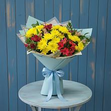 Букет цветов из:  Альстромерии и Хризантемы #REPLACE_PRED# Красный путь