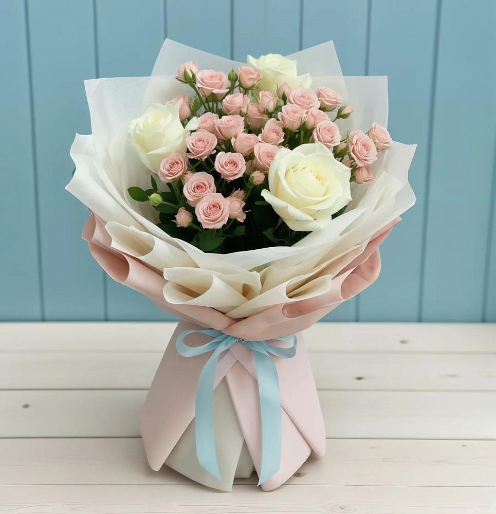 Букет цветов из: Розы в Красный путь