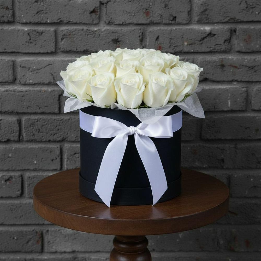 Цветочная композиция из Розы в шляпной коробке в Красный путь