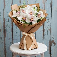 Букет цветов из:  Орхидеи и Розы в Красный путь