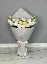 Букет цветов из:  Розы и Лизиантусы в Красный путь